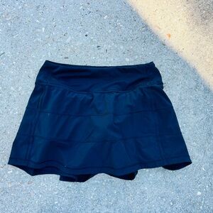 Lululemon Pace Rival skirt; size 0; color Black; HTF RETIRED